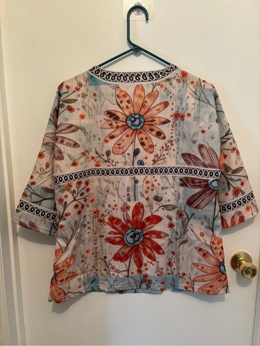 Women's Floral Scoop Neck Top in Cream and Rust - Picture 2 of 2